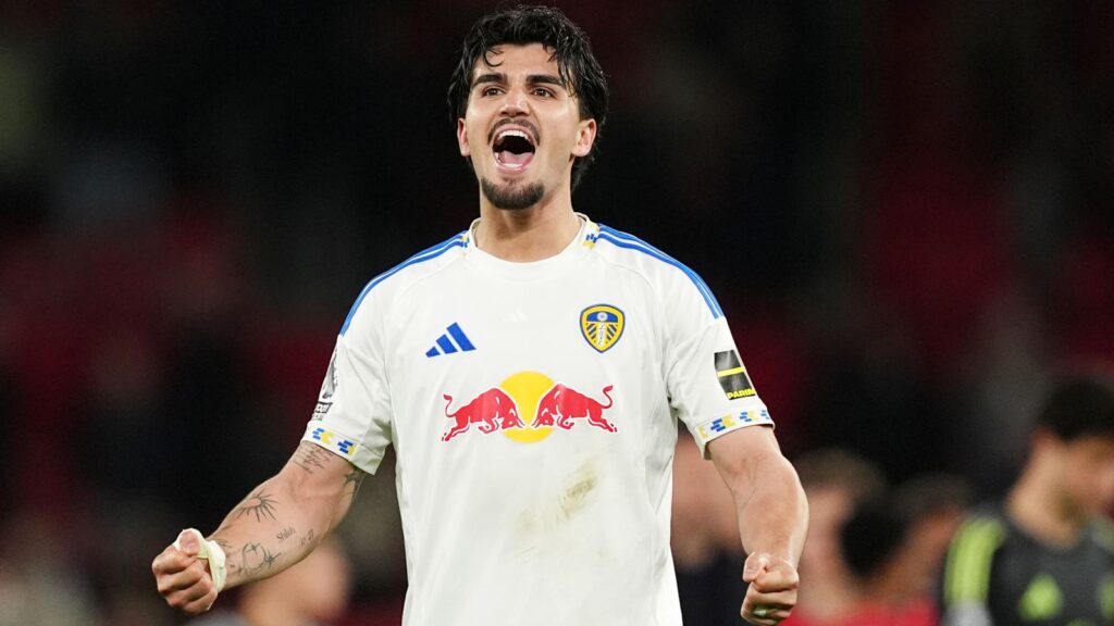 Leeds’ performance at Manchester United will send ‘shivers down the spine’ for relegation rivals, says Jamie Carragher Soccer News