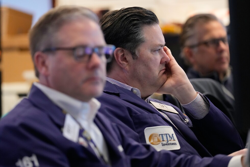 Oil prices rise again above $100, stocks fall globally as hopes of war between US and Iran recede