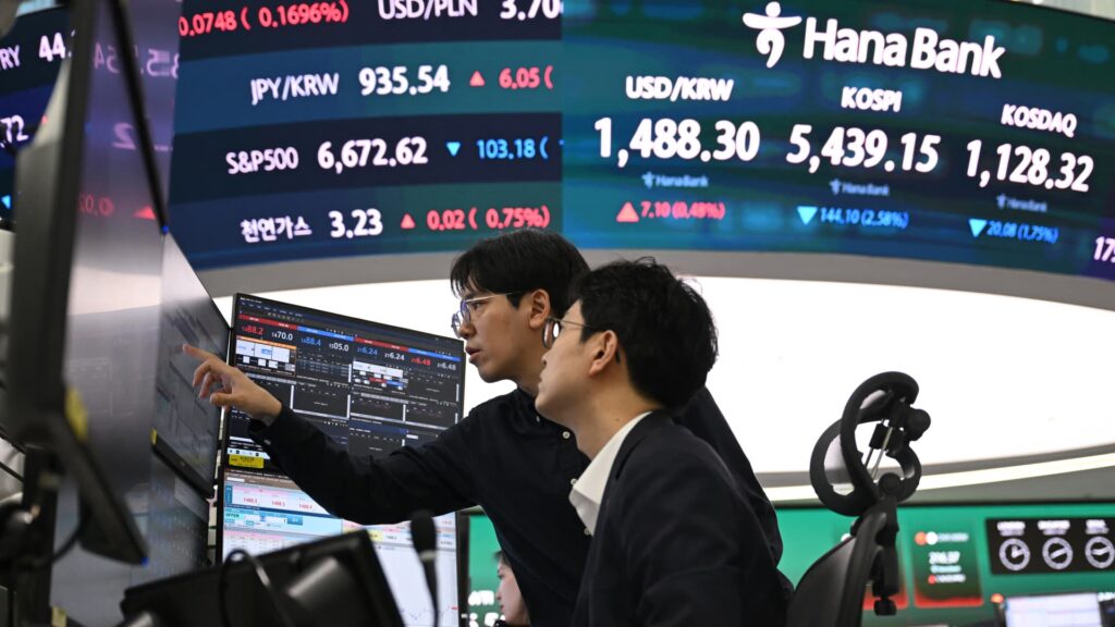 Korean market volatility approaches record as foreigners sell $13 billion