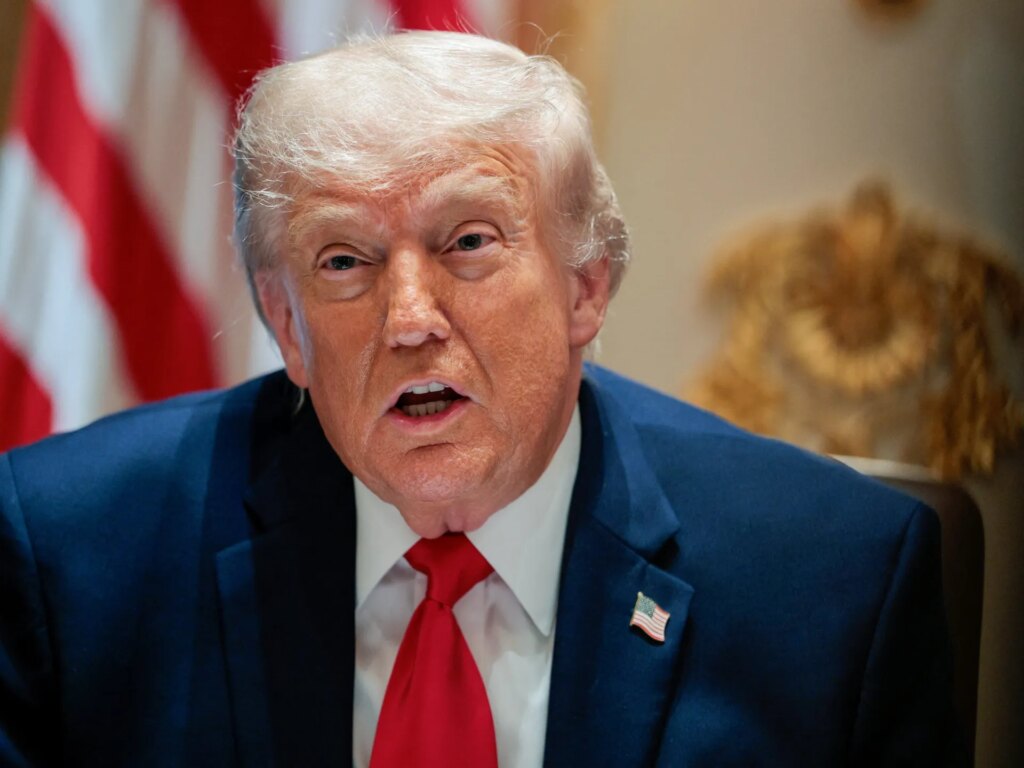 President Trump appears to be threatening Oman over Strait of Hormuz stalemate US-Israel war against Iran News
