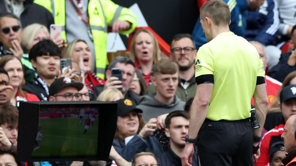 Manchester United vs Nottingham Forest: PGMO admits error in allowing Matheus Cunha goal after Brian Mbeumo handball | Soccer News