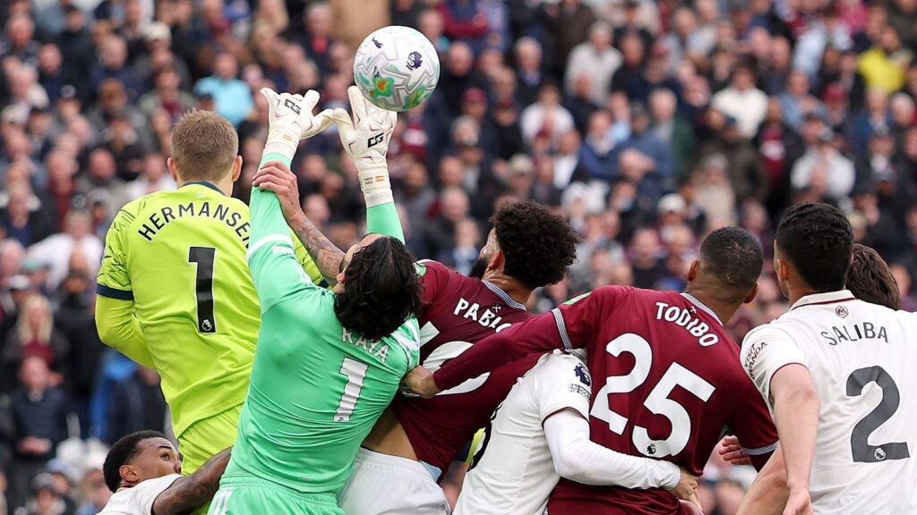 West Ham 0-1 Arsenal: Gary Neville calls decision to disallow Hammers’ equalizer ‘biggest moment in VAR history’ | Soccer News