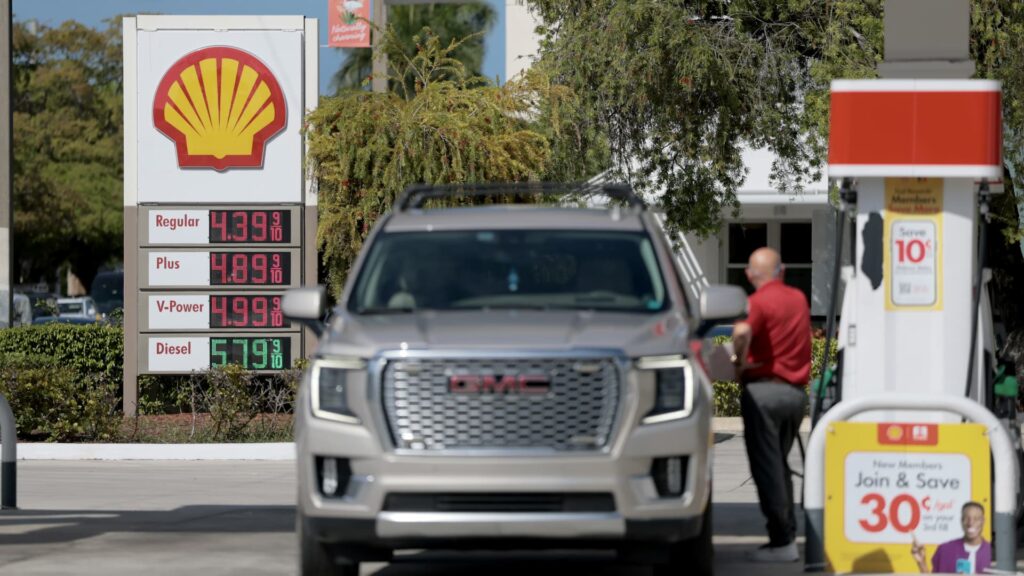 Even with US-Iran deal, oil will still cause volatility: analyst