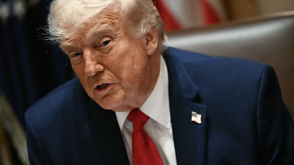 Oil prices drop 3% due to reports that President Trump is reluctant to resume war with Iran
