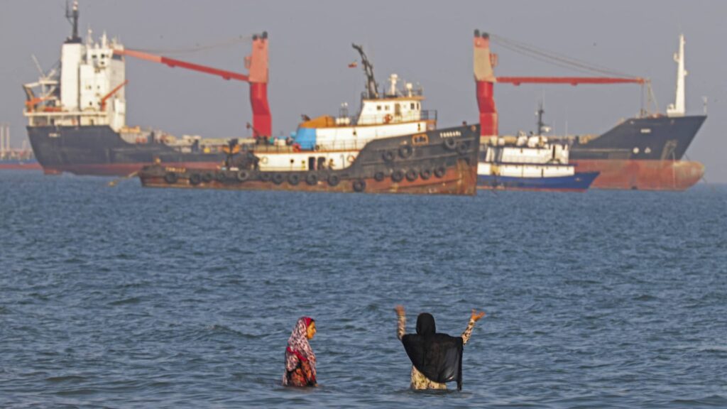 What will happen to the reopening of the Strait of Hormuz after the Iran deal?