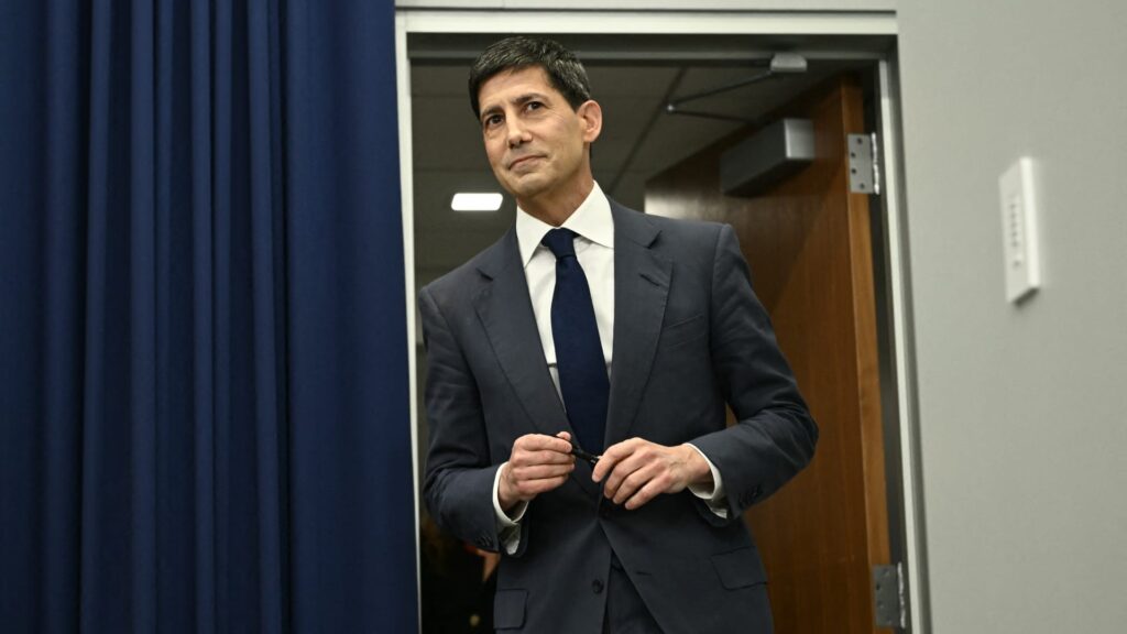 Chairman Warsh refrains from making a clear statement on the interest rate outlook as several committee members are hinting at a rate hike in 2026