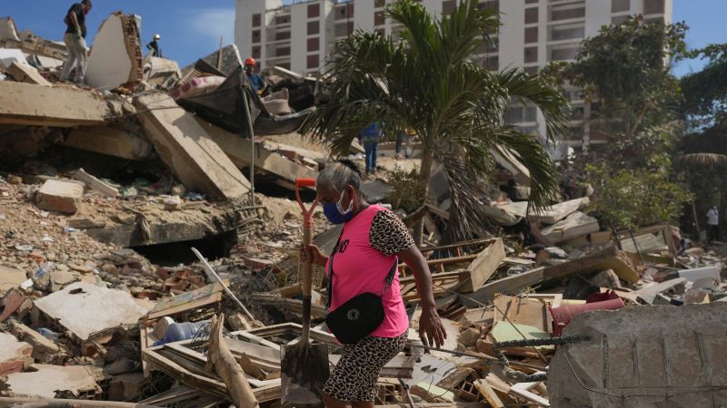 Venezuela earthquake: Anger grows as people save their lives and fears the real death toll may be much higher