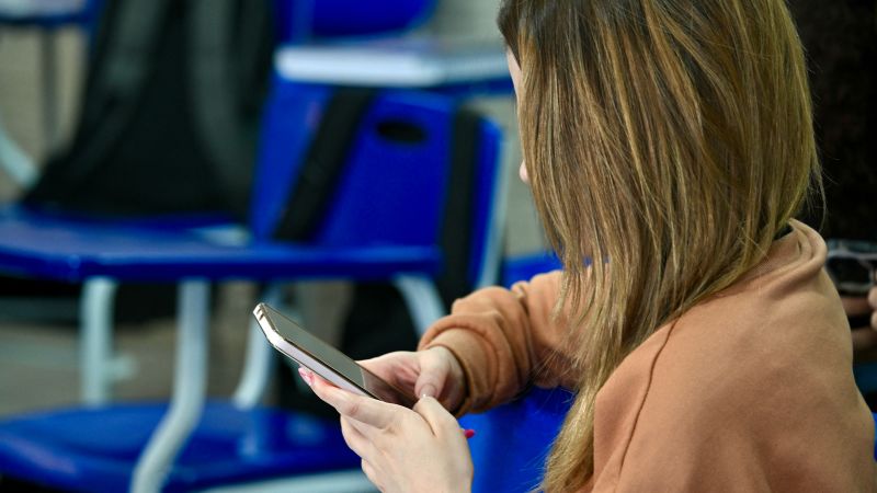 Brazil: Hackers suspected of being behind fraudulent alerts sent to mobile phones across Brazil