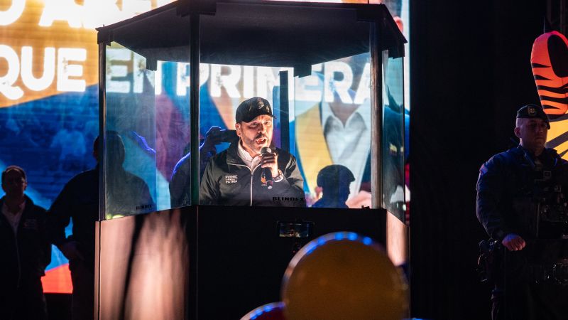Colombia flirts with the right-wing, Trump-supporting candidate “Tiger” advances to runoff election