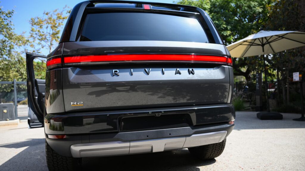 Rivian, Tesla, and the ‘Holey Index’: How to trade the new EV Main Street battle