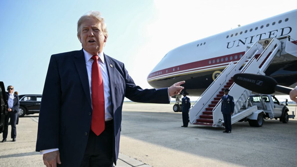 Trump: “Other people invest my money, and I benefit from the stock market.”