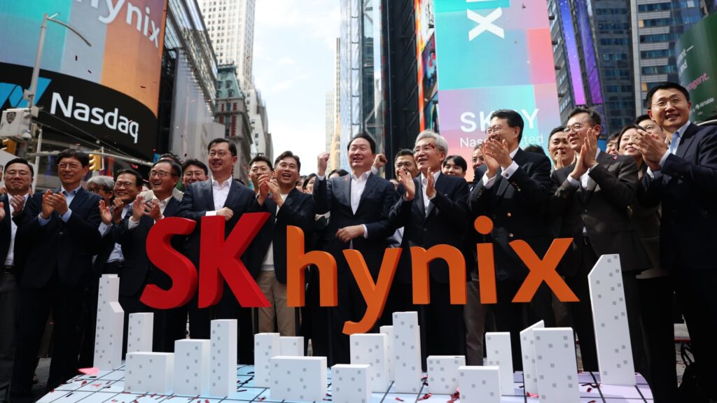 Stocks making big moves before the market: SKHY, MU, MGM