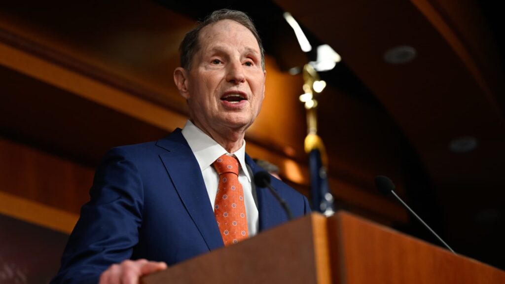 Sen. Wyden introduces bill to curb President Trump’s tariff powers