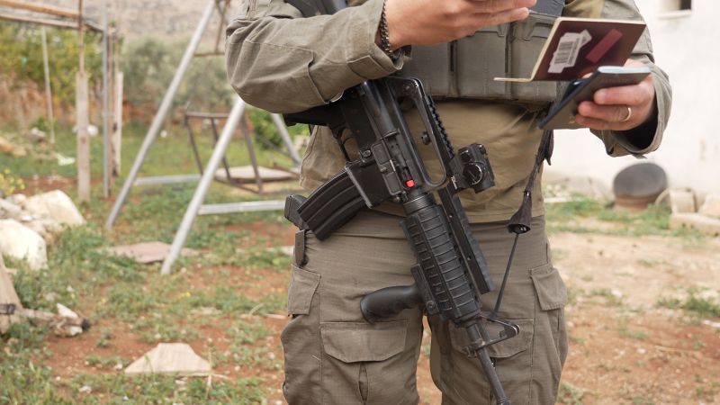Israeli soldier who assaulted CNN cameraman avoids criminal charges