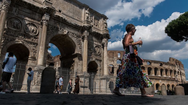Is it hot in the city? Free movies help Italians ‘feel at home’ in Rome