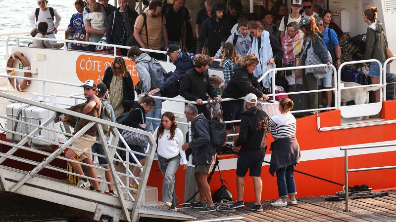 France sends boats to evacuate tourist destination Cap Ferret as wildfires rage
