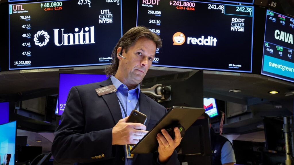Stocks with the biggest moves pre-market: RDDT, AMAT, SNDK, W