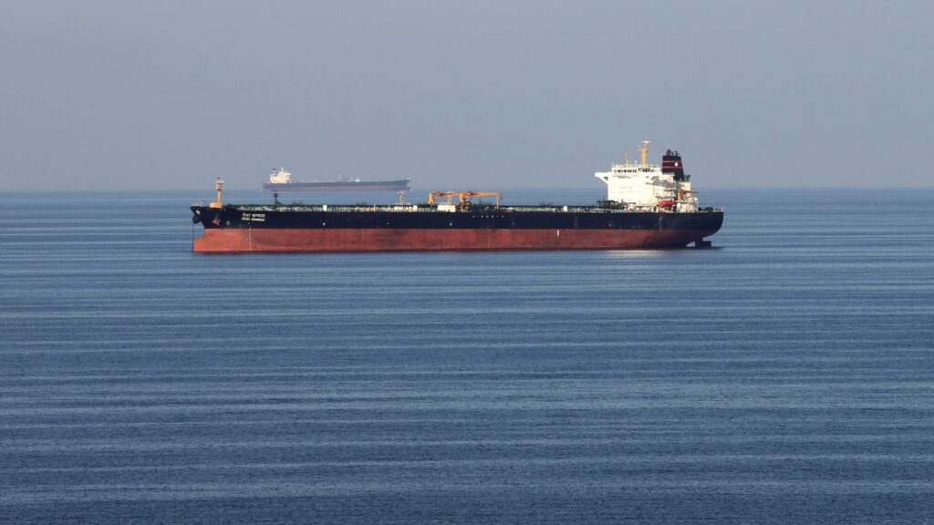 Crude oil prices fall on hopes of Holmes agreement, US crude oil hovers around $80