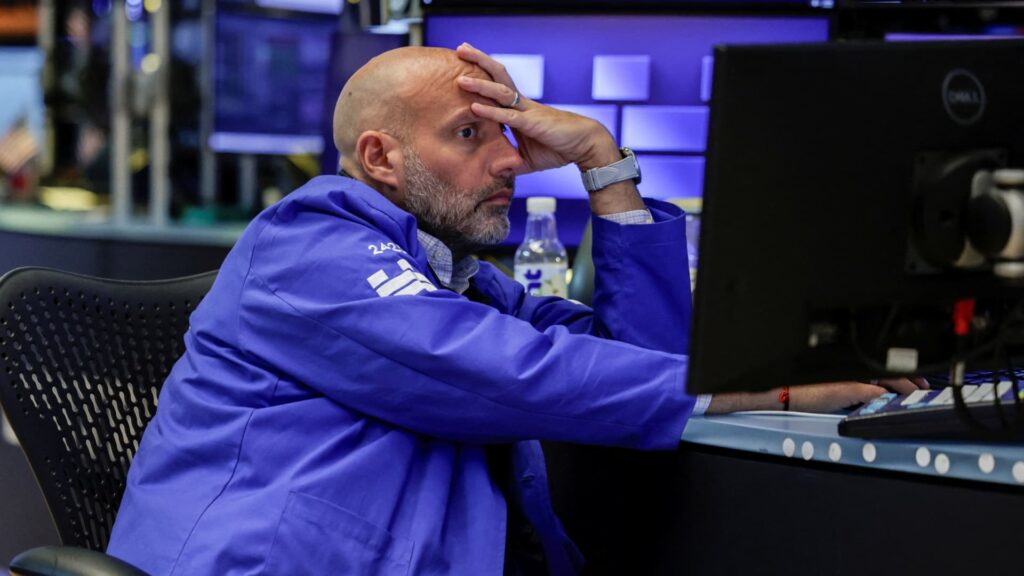 Bond yields rise slightly as traders digest Treasury bond buyback plan