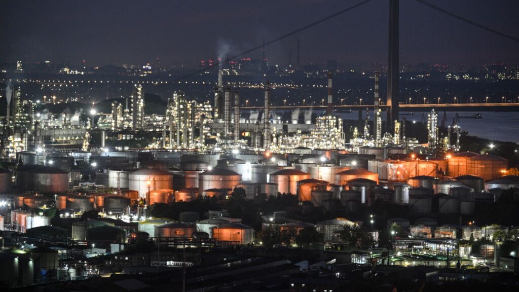 Chinese banks face threat of U.S. sanctions over ties to Iran, but what can they do?