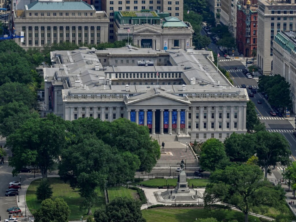 US debt reaches $40 trillion: Who does Washington owe it to and why does it matter? | Business and Economic News