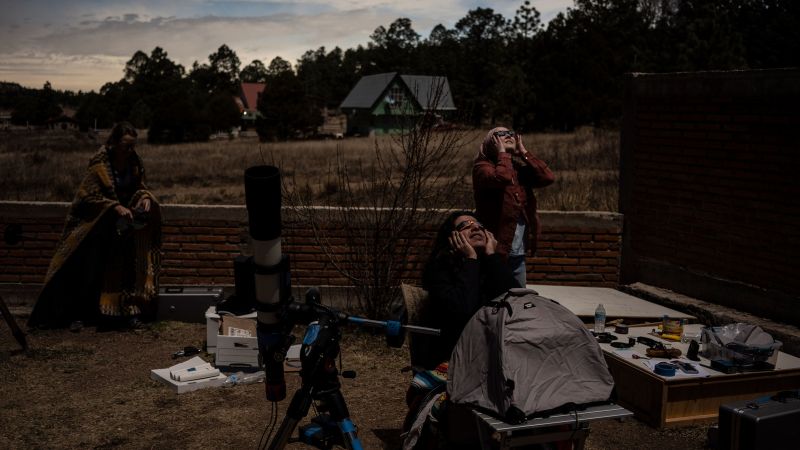 how solar eclipses change the weather