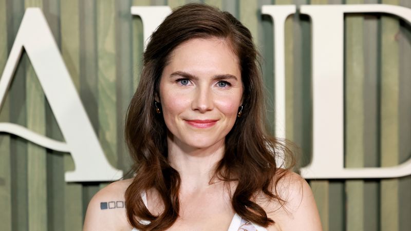 Amanda Knox defends comedy show at Edinburgh Festival in honor of murdered ex-roommate