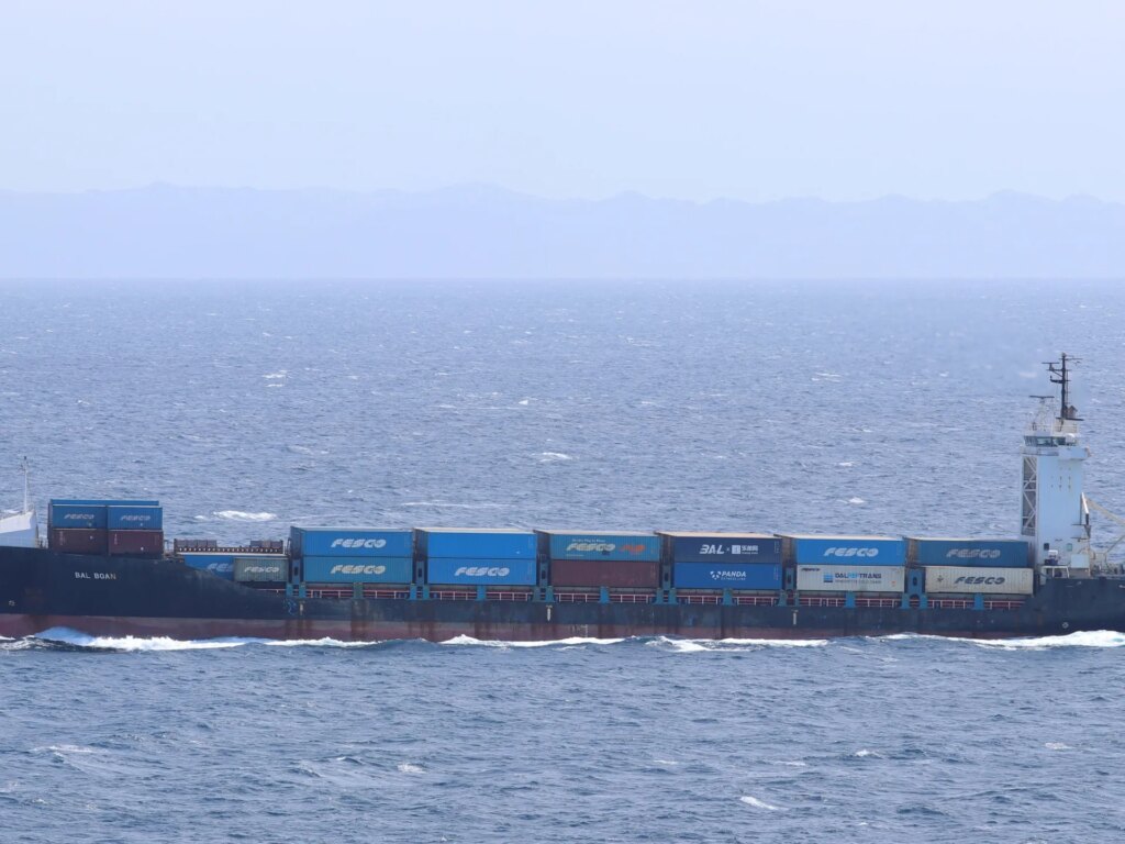 US military fires on cargo ship for trying to break Iranian blockade | US and Israel war against Iran News
