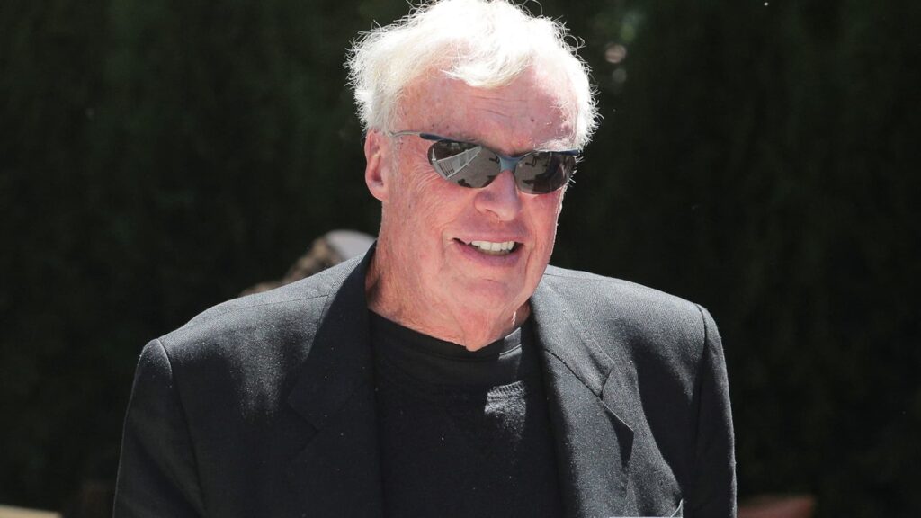 Nike co-founder Phil Knight donates $1.1 billion to Oregon Medical Center
