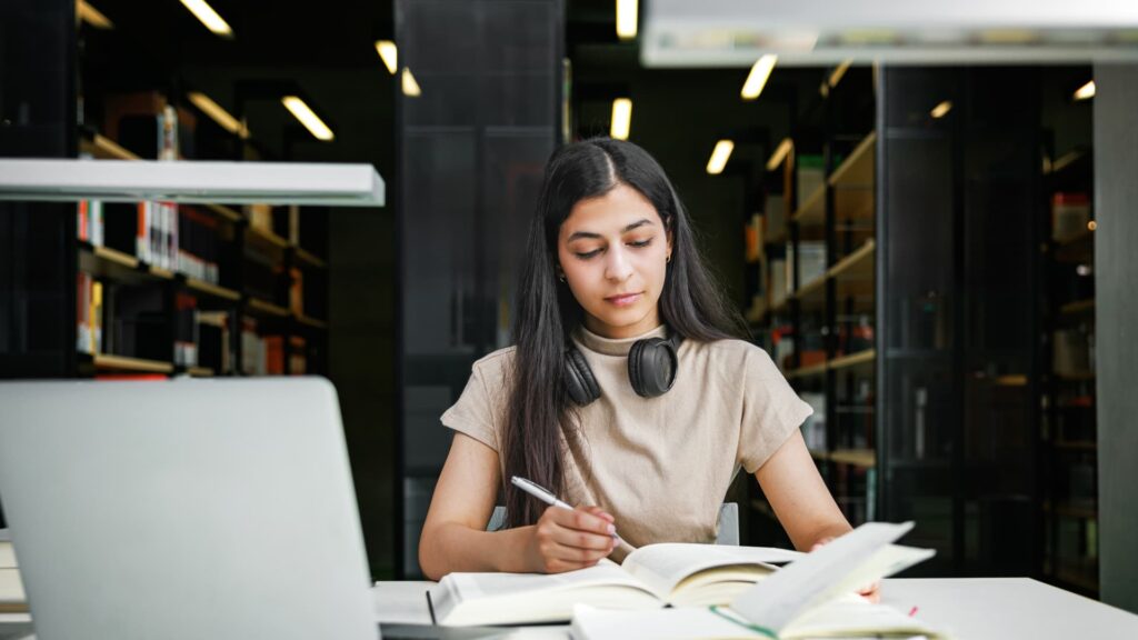2027-28 FAFSA starts early: Why you should apply for college aid now