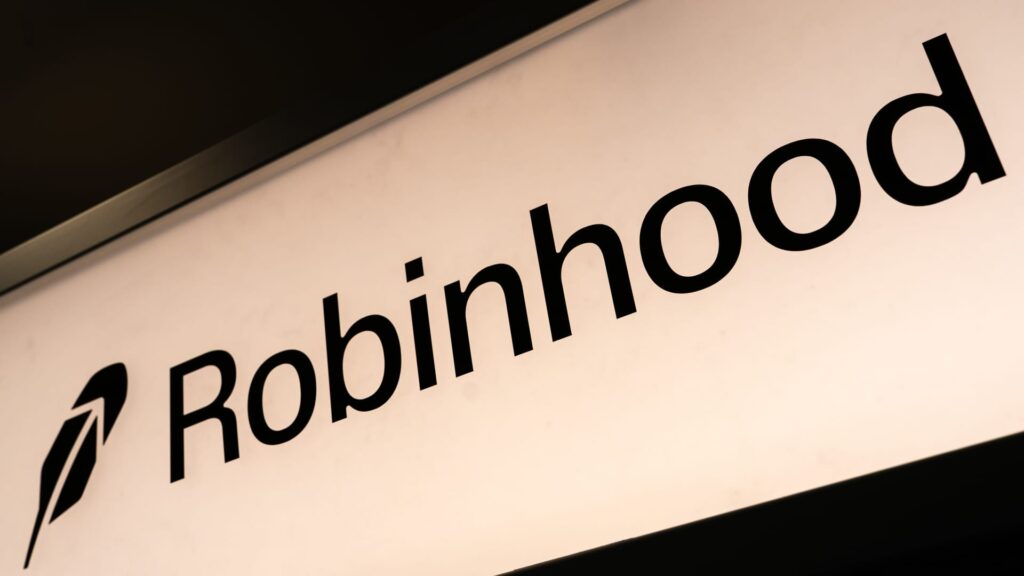 Piper Sandler predicts Robinhood can start football season with a win