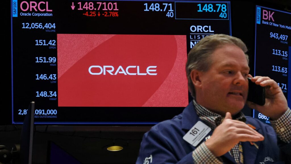 Oracle stock falls on news that it has sent a ‘force majeure’ notice to its data centers