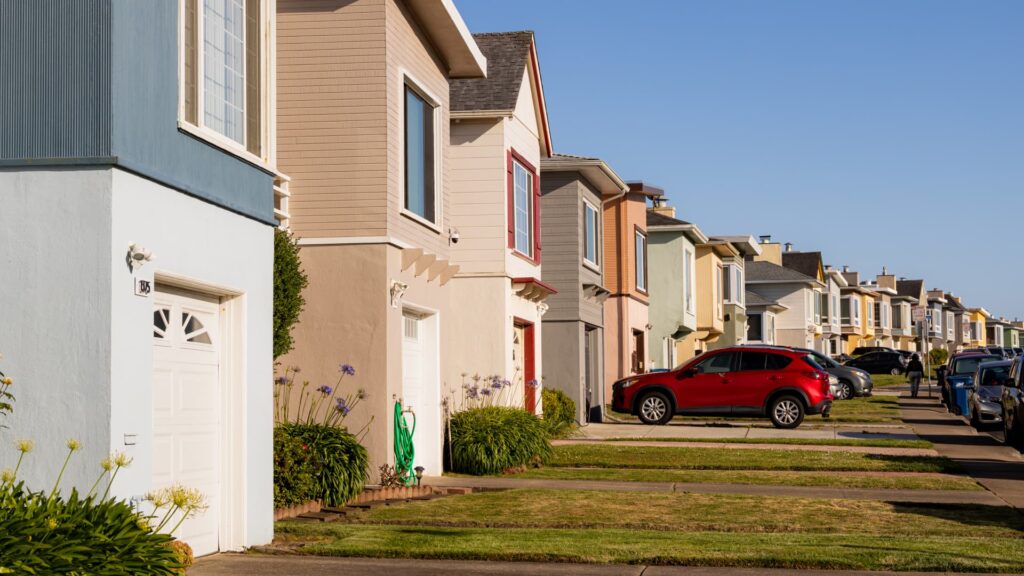 30-year fixed mortgage rate jumps to 7.45% on Thursday
