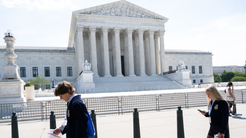 Missouri asks Supreme Court to use new congressional districts in midterm elections