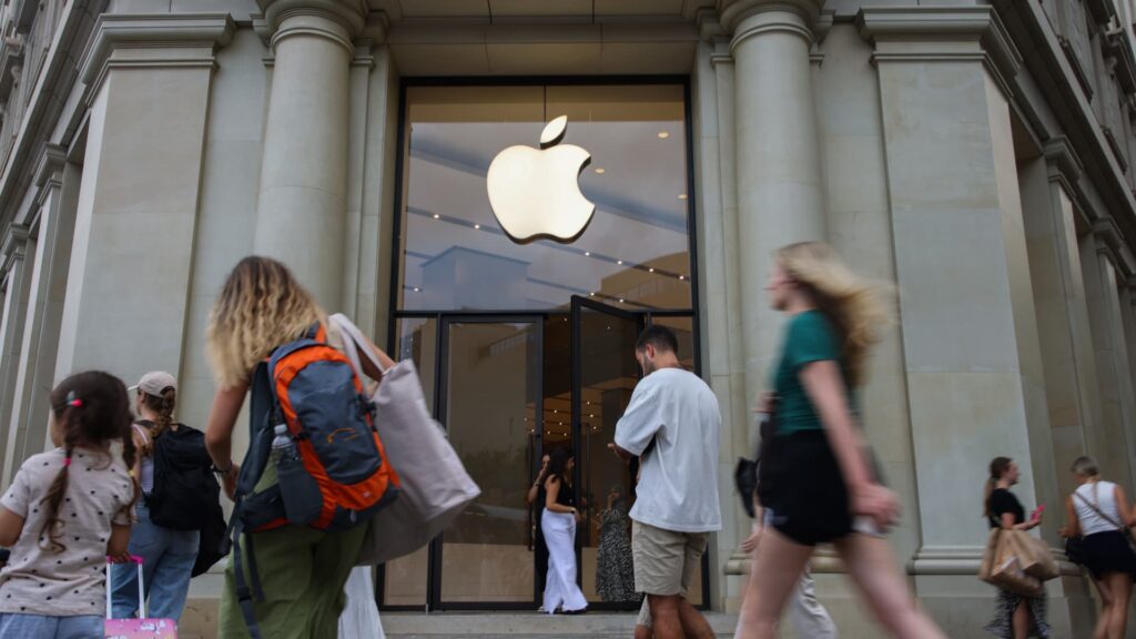 Apple stock is doing something it hasn’t been able to do for 20 years. what’s happening here