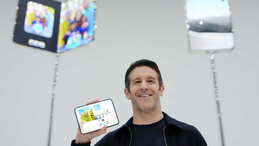 CNBC Daily Open: Apple’s new iPhone bends. The bonds of vigilante groups are not so strong.