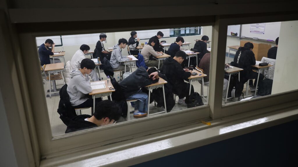 Korean university programs offering routes to Samsung and SK Hynix