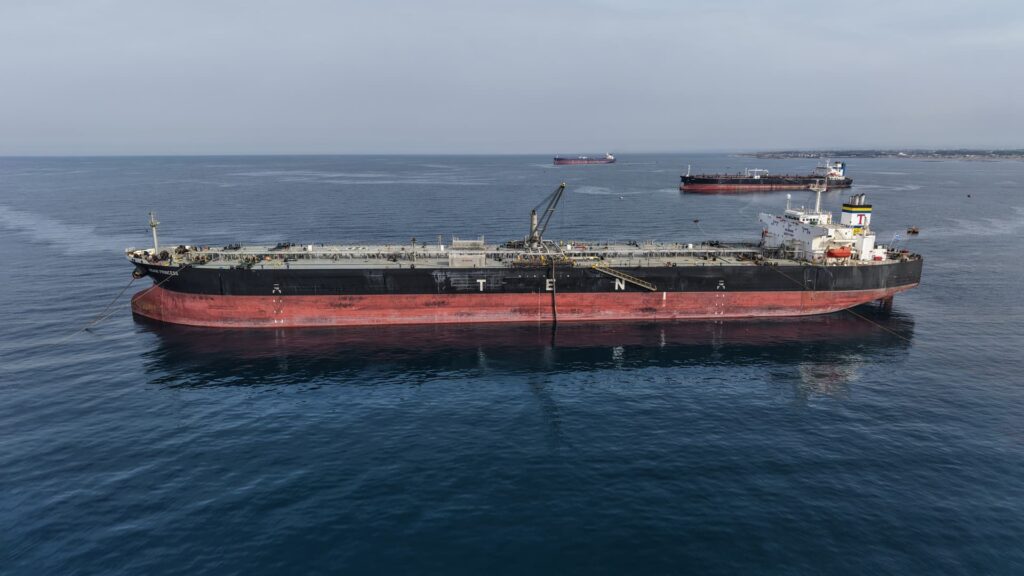Iran offers to reopen Hormuz Island within a week if US lifts blockade