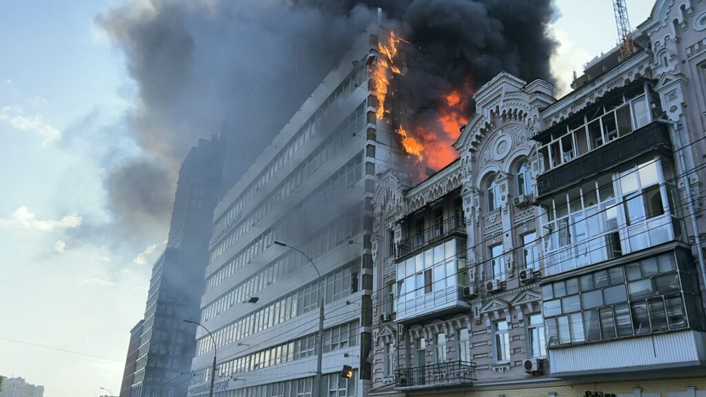 Ukraine war: Russia targets Kiev as NATO condemns nuclear rhetoric