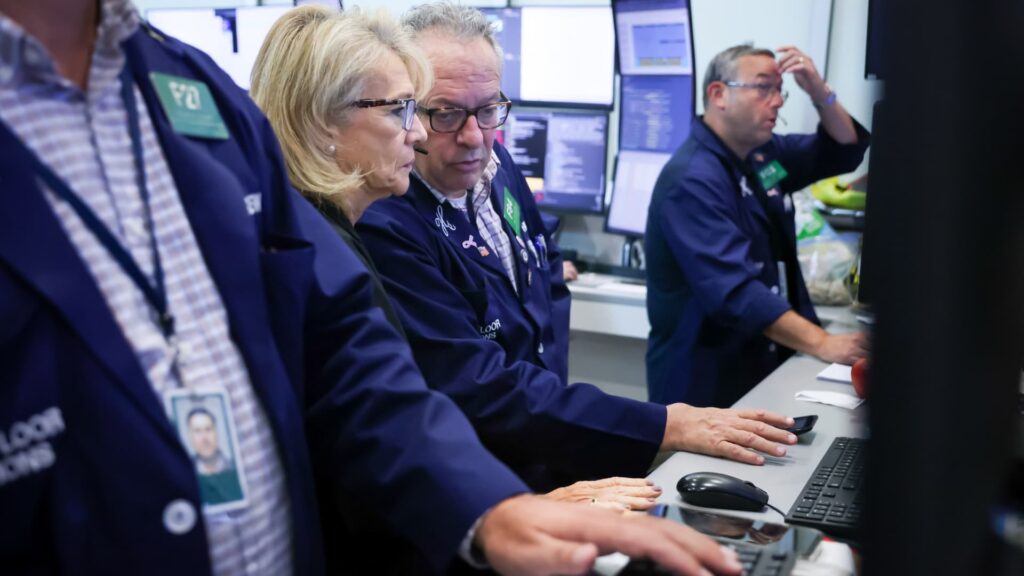 As bond crash worsens, Wall Street’s alternative trade surges in popularity