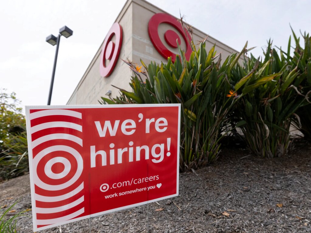 US adds 162,000 jobs in August, raising expectations for Fed interest rate hike | Business and Economic News