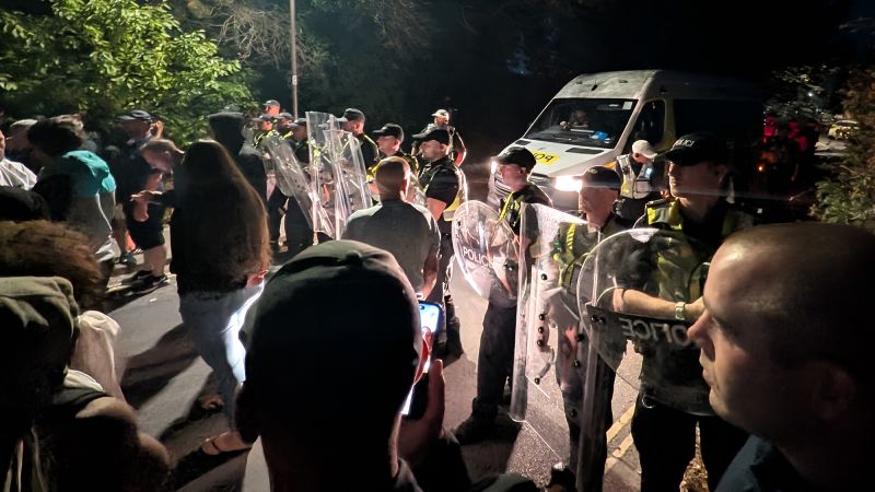 Why are far-right masked men protesting at British ports?