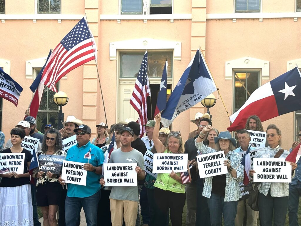 Texas landowners ask court to halt President Trump’s border wall | Donald Trump News
