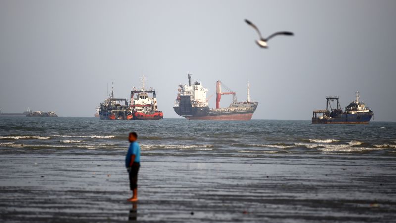 Ships collide in Strait of Hormuz, UKMTO reports