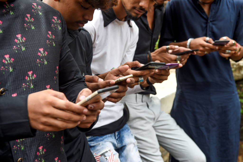 India forces caller ID apps to send spam reports to carriers