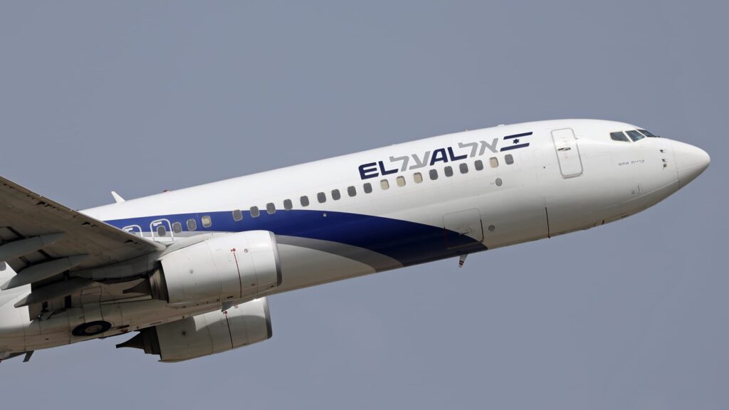 Tens of thousands of people fly back to vote in Israeli election