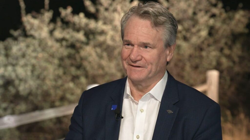 Human Myth: Bank of America hired 1,000 contractors to fix defects