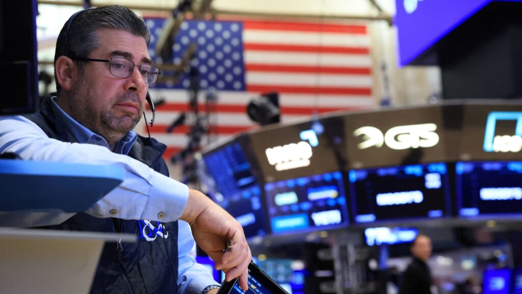 Treasury yields steady ahead of unemployment claims and mortgage statistics