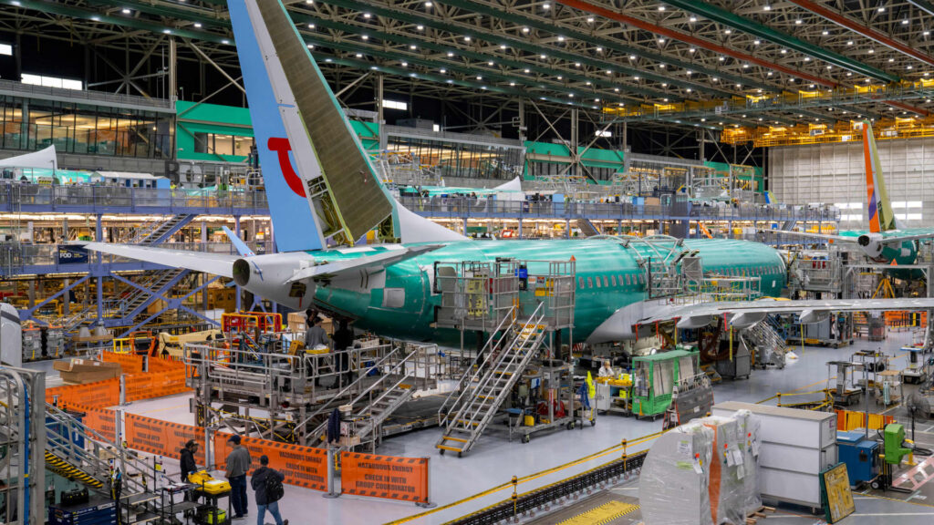 Boeing engineers and technology workers OK new contracts, avoid strike