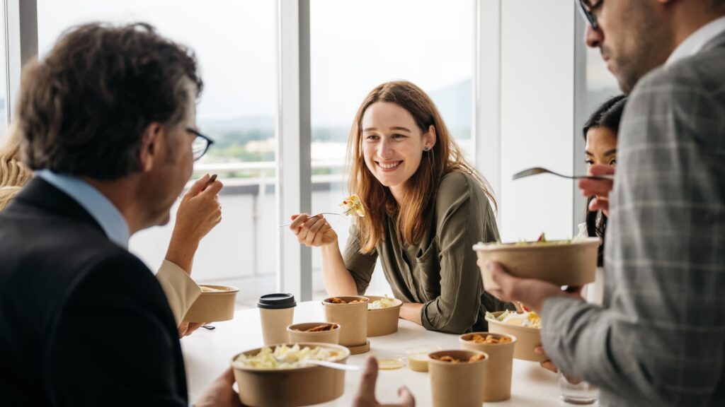 Most workers say they regularly skip lunch: survey